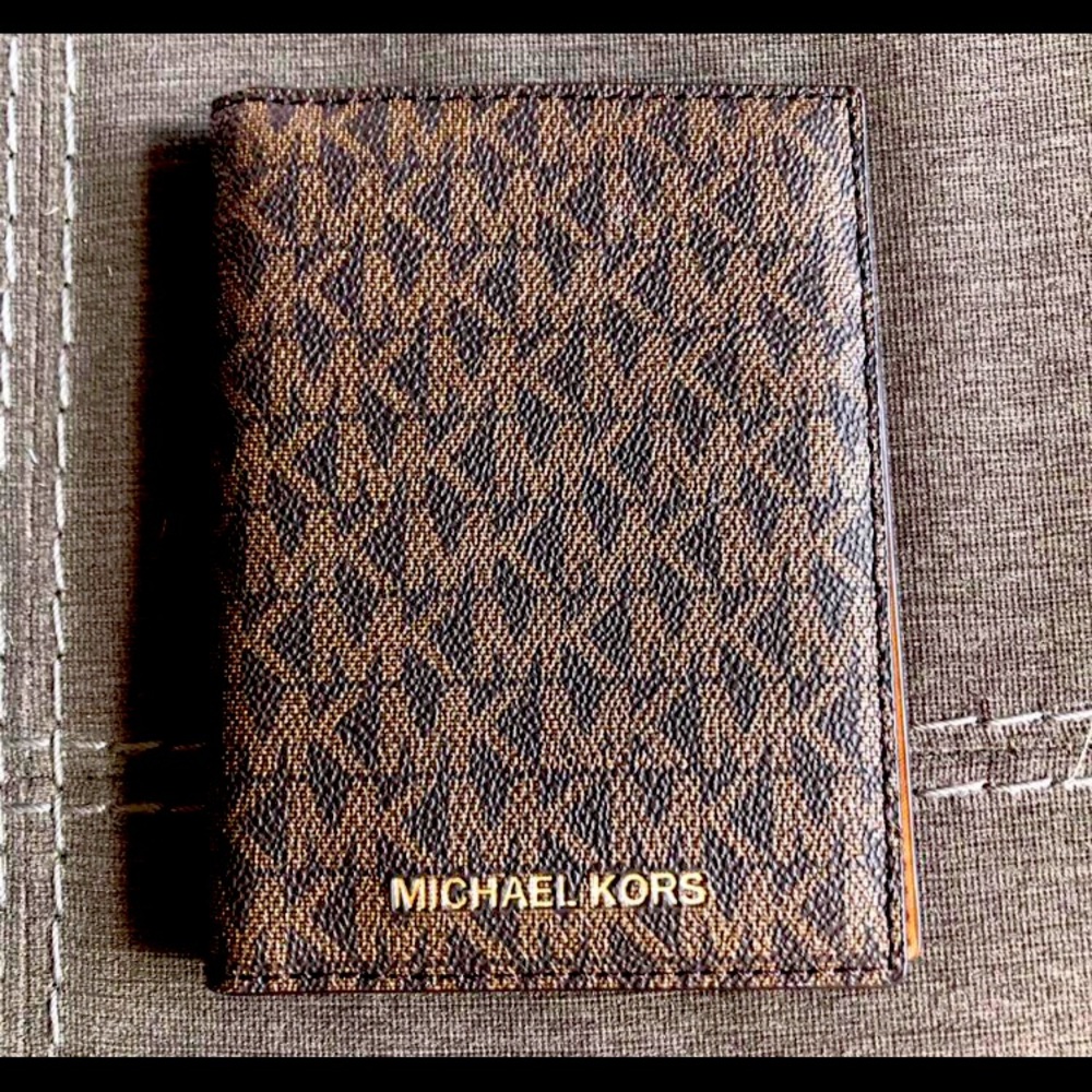 Michael Kors wallet - brand new!